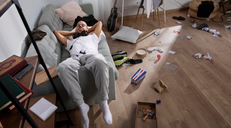 Examine how hoarding disorder is complicated. Recognize the difficulties it poses and learn healthy coping mechanisms for people and their loved ones.